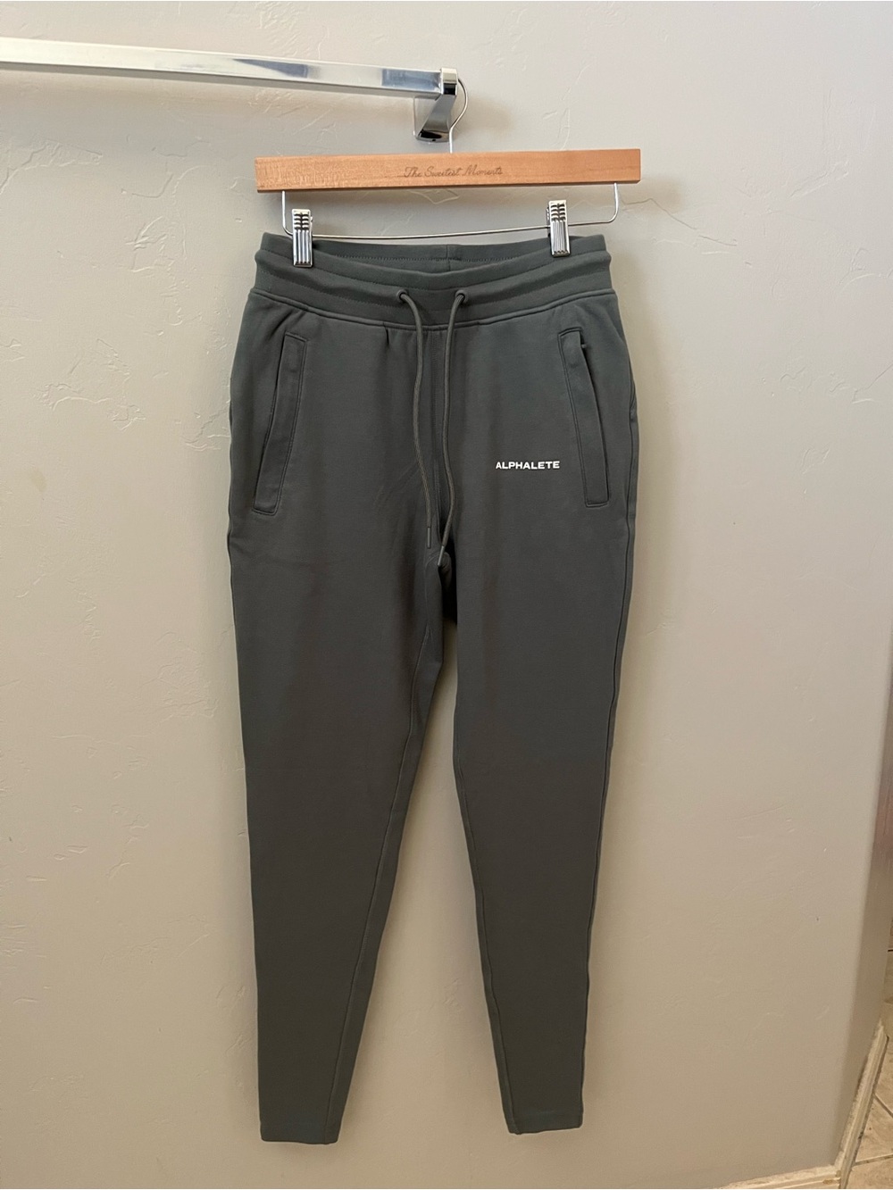 Alphalete Essential Core Women’s Charcoal Gray Joggers Size Small